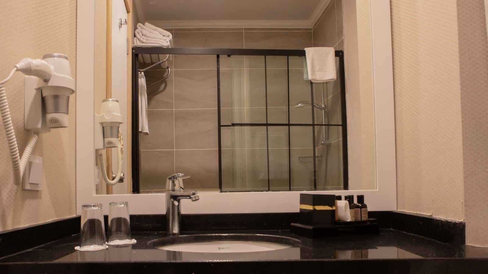 rooms-standard-room-land-view