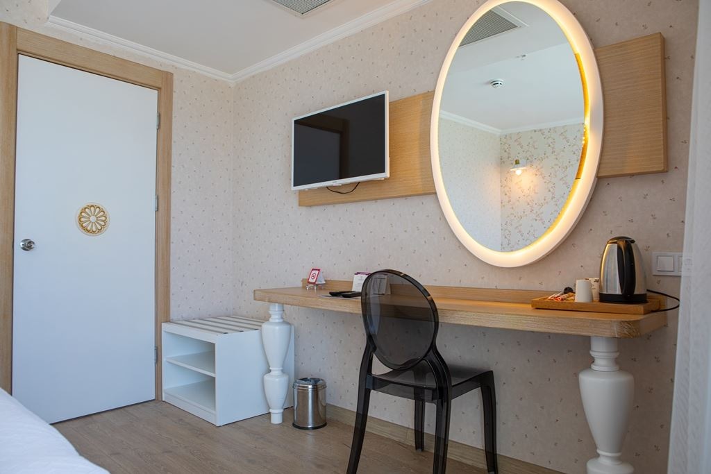 rooms-family-room-sea-view