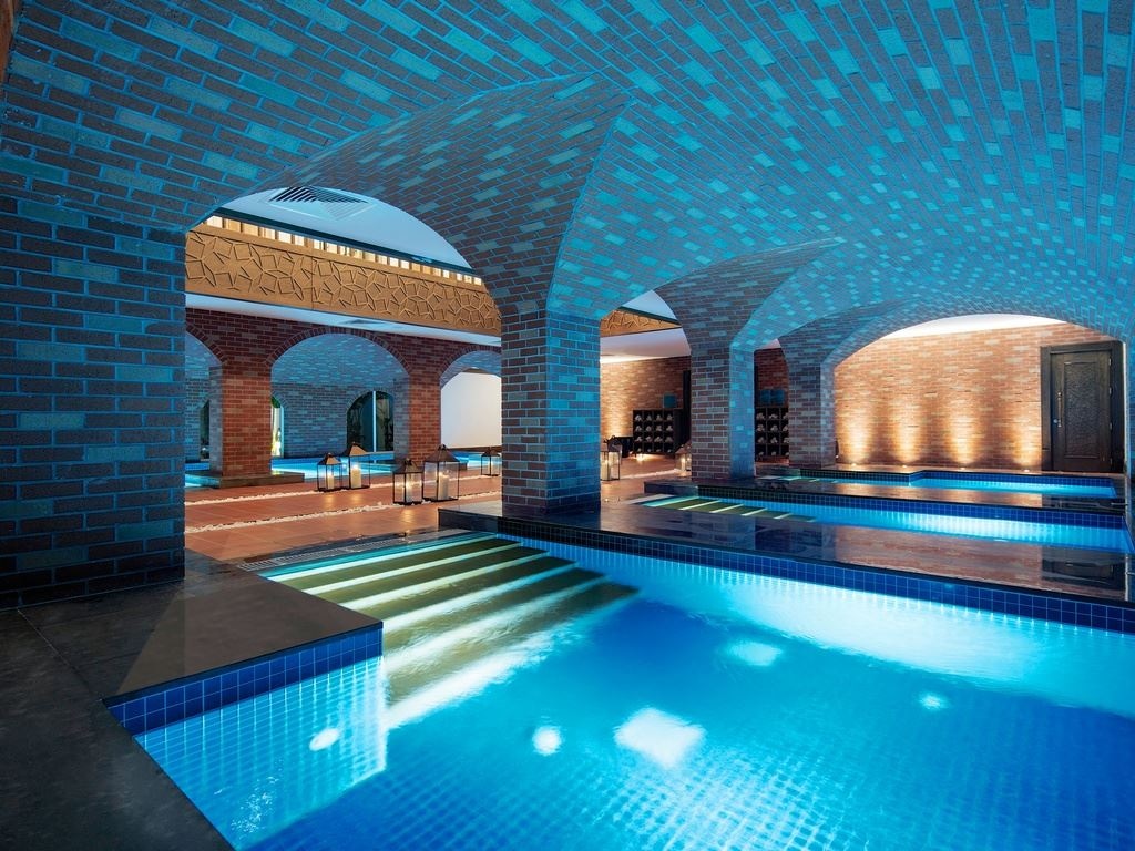 pools-indoor-pool