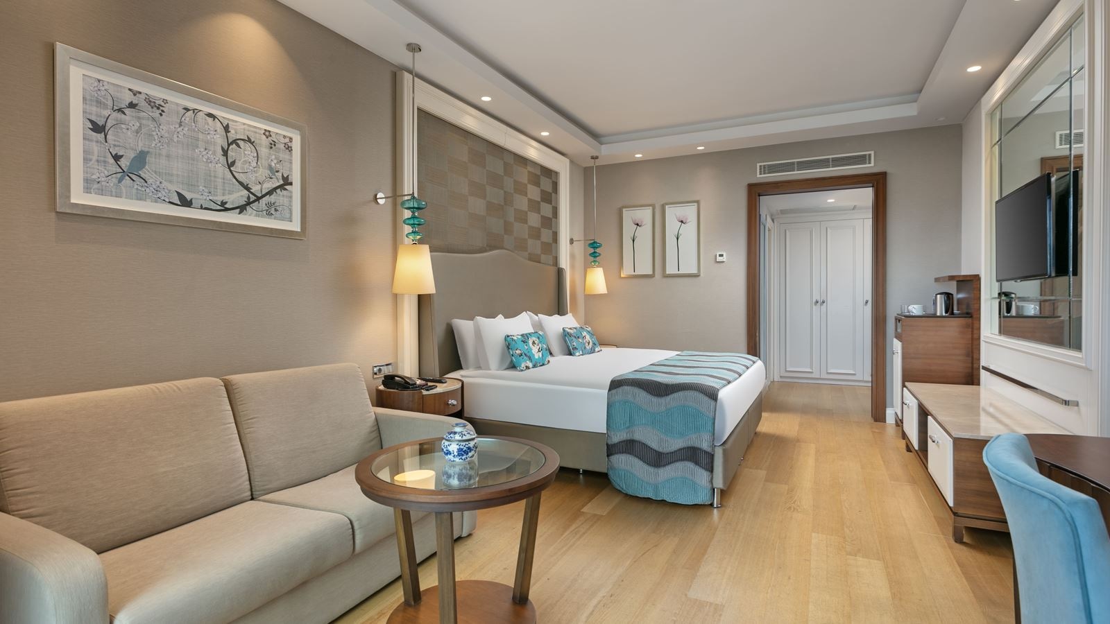 rooms-family-suite-main-building