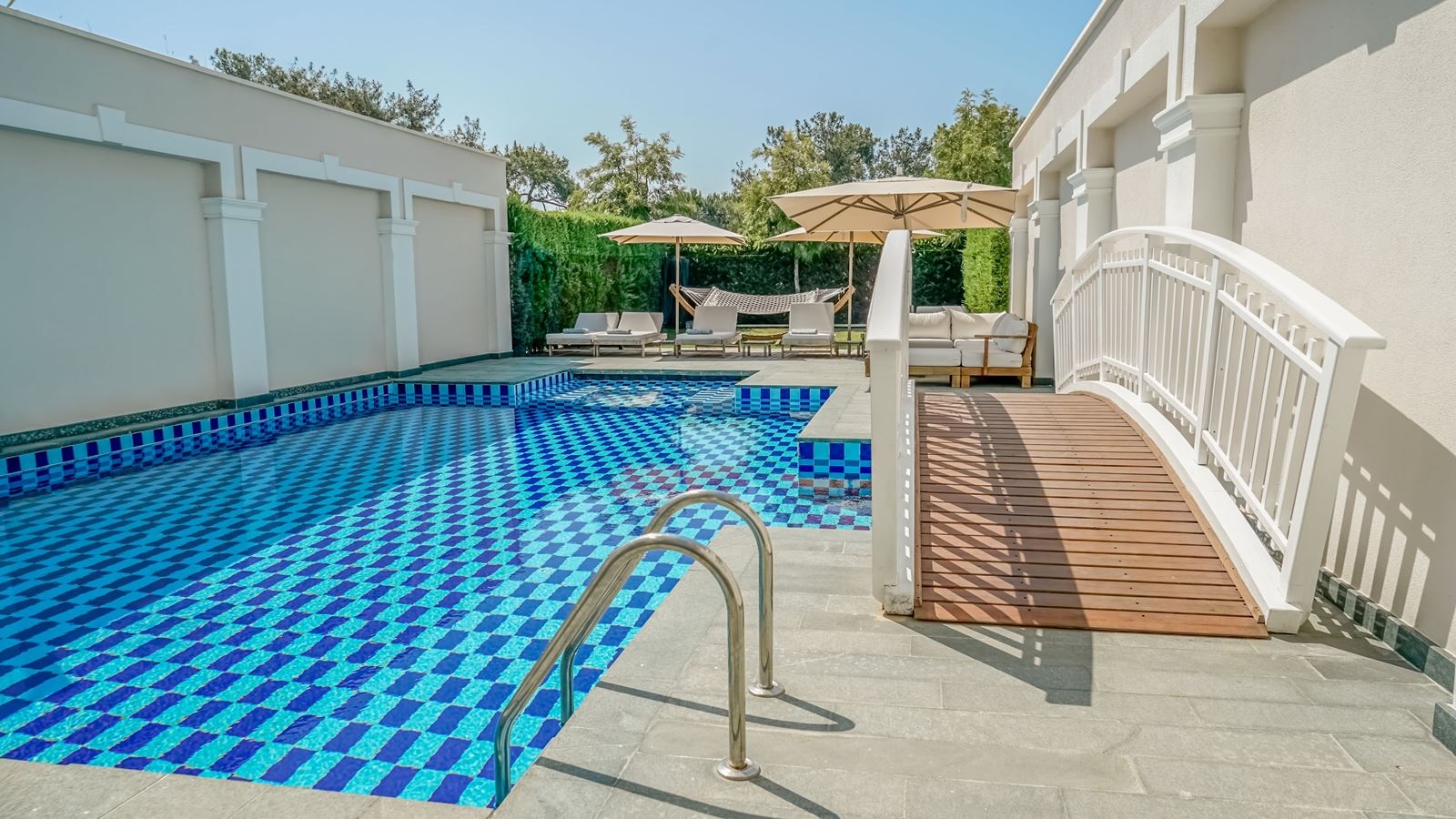 rooms-design-pool-villa