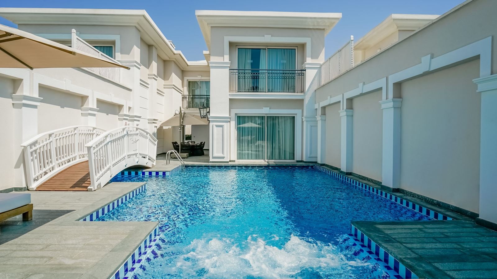 rooms-design-pool-villa