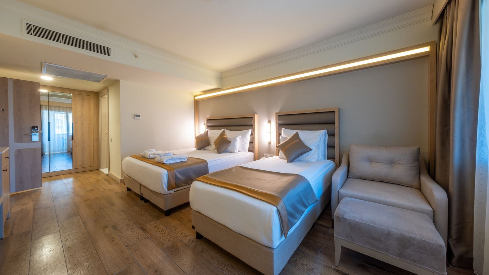 rooms-family-room-2-bedrooms