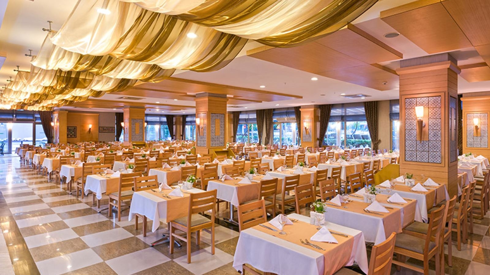 restaurants-pinus-restorant