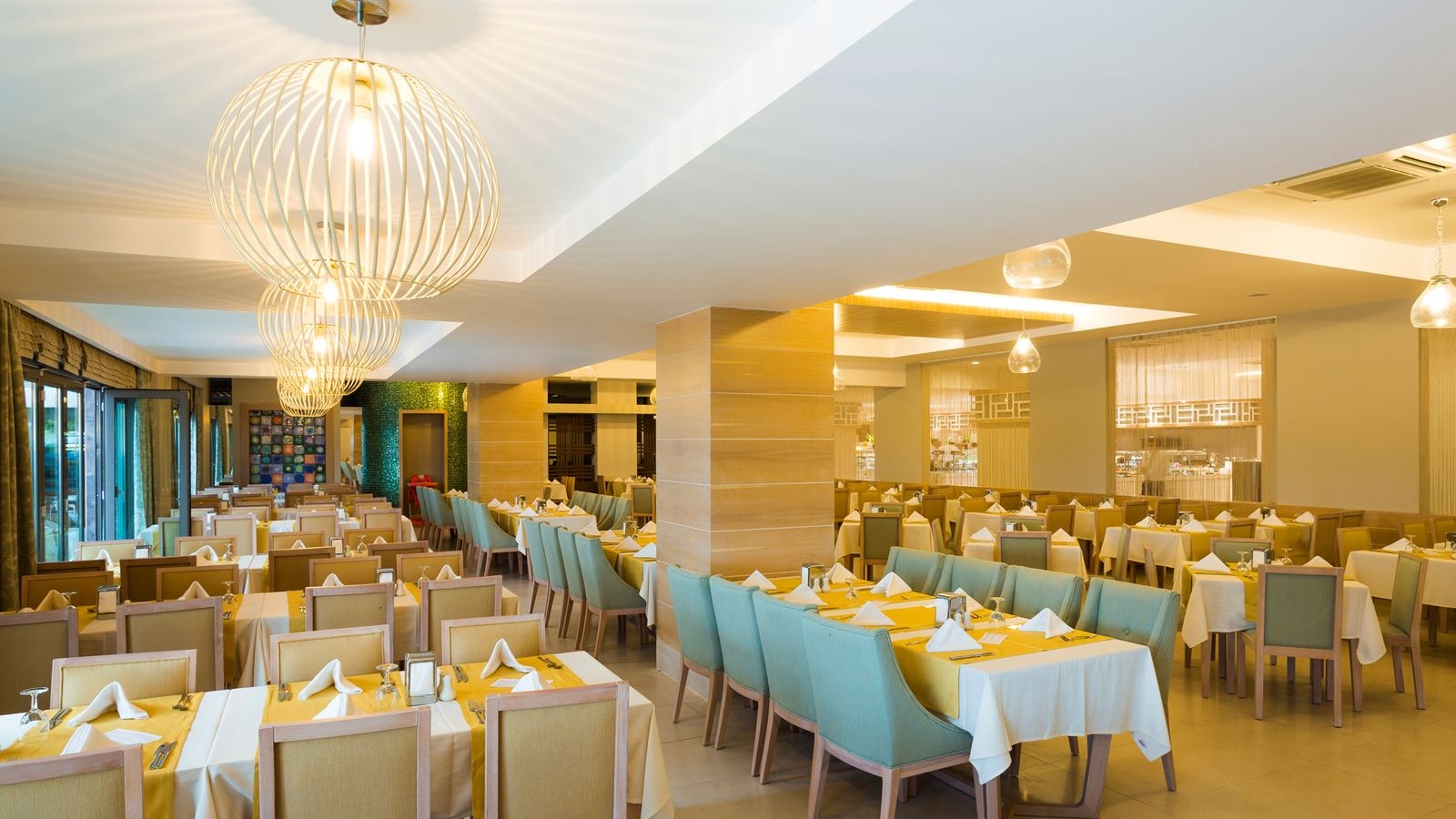 restaurants-riviera-main-restaurant