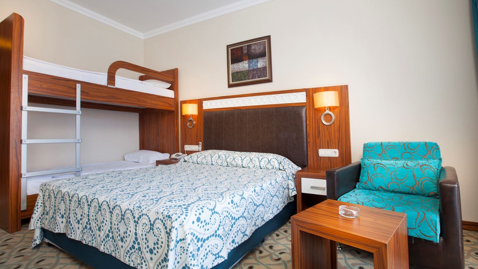 rooms-family-bunked-room