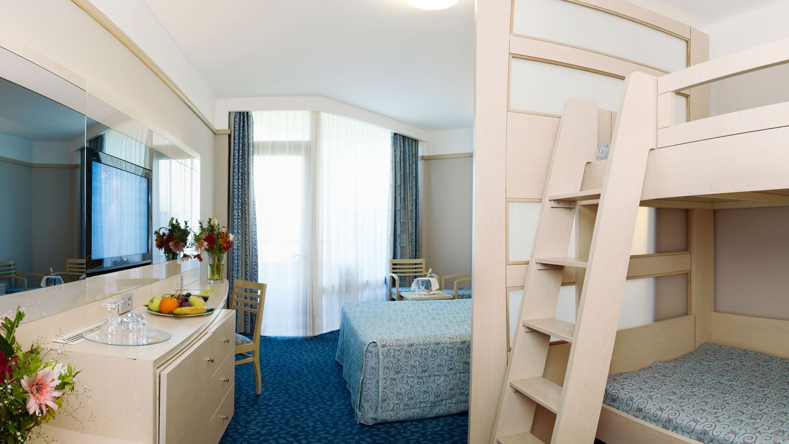 rooms-family-room-bunkbed