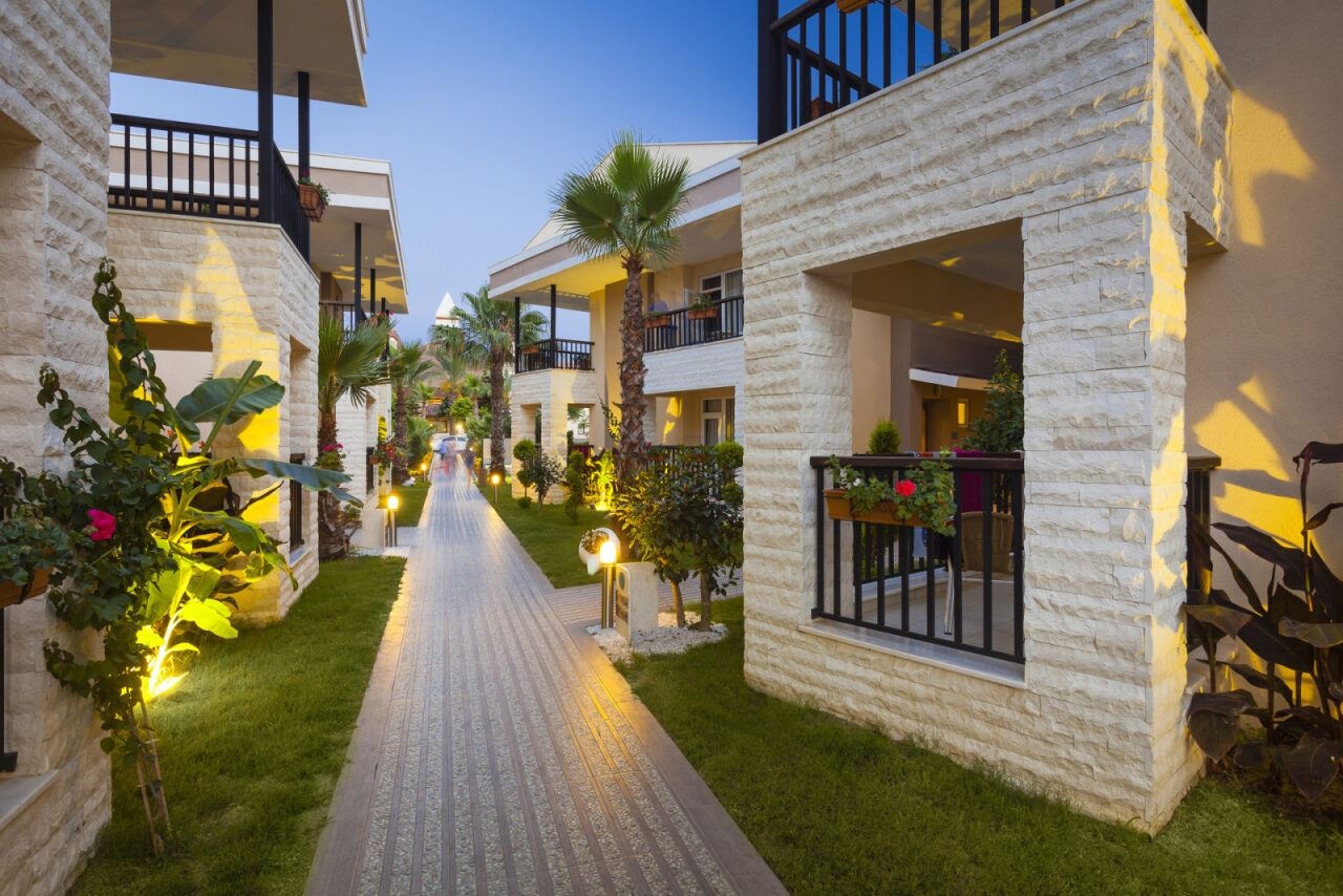 rooms-park-villa-family-room-3