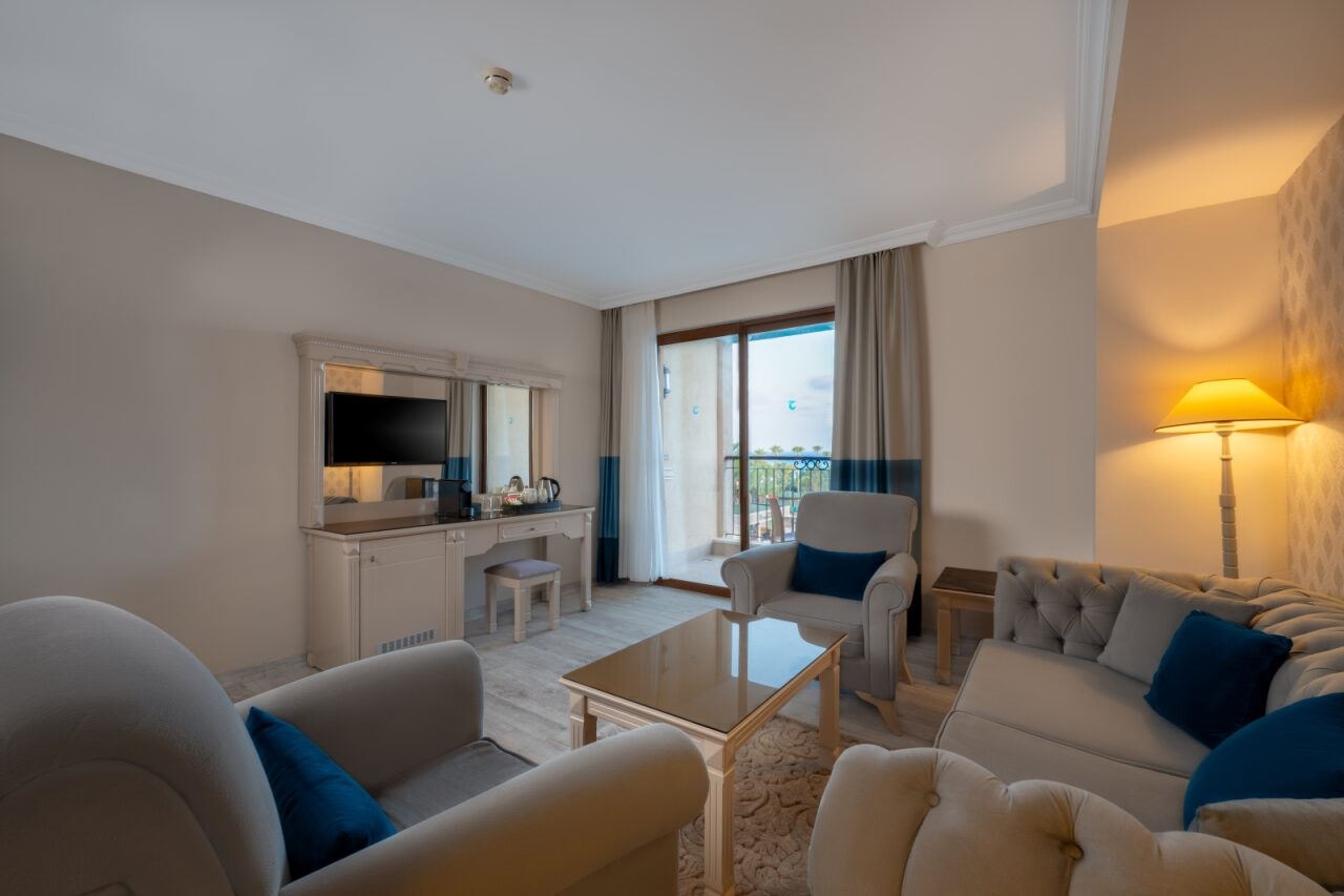 rooms-hotel-senior-suite