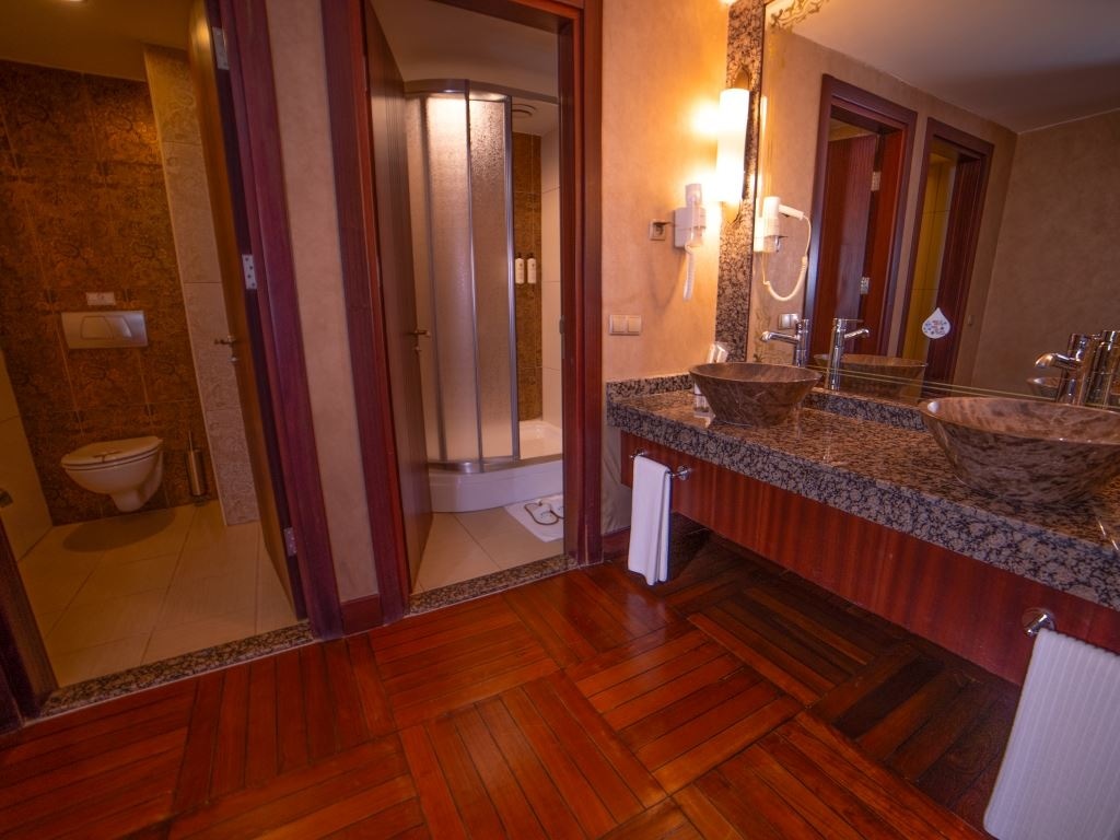 rooms-king-suite