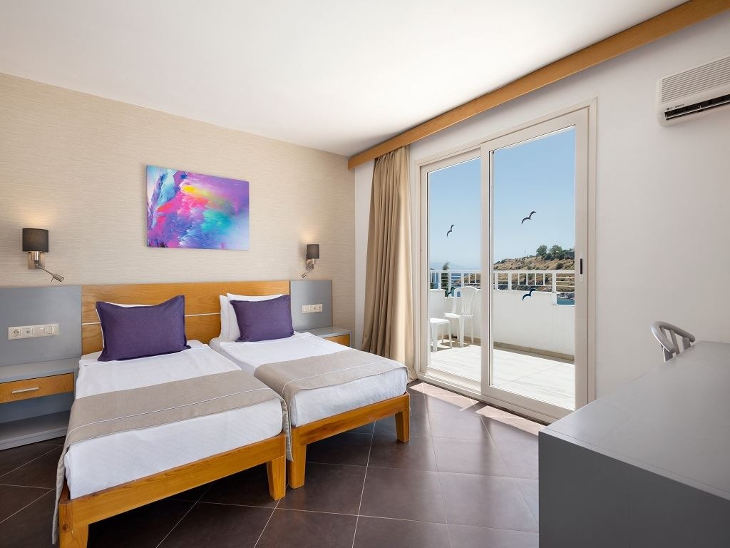 rooms-club-room-sea-view