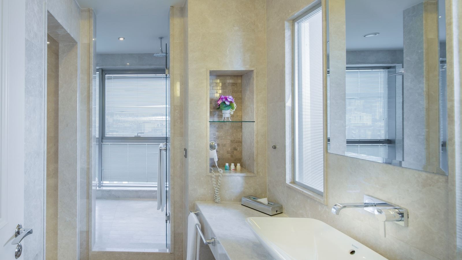 rooms-suite-club