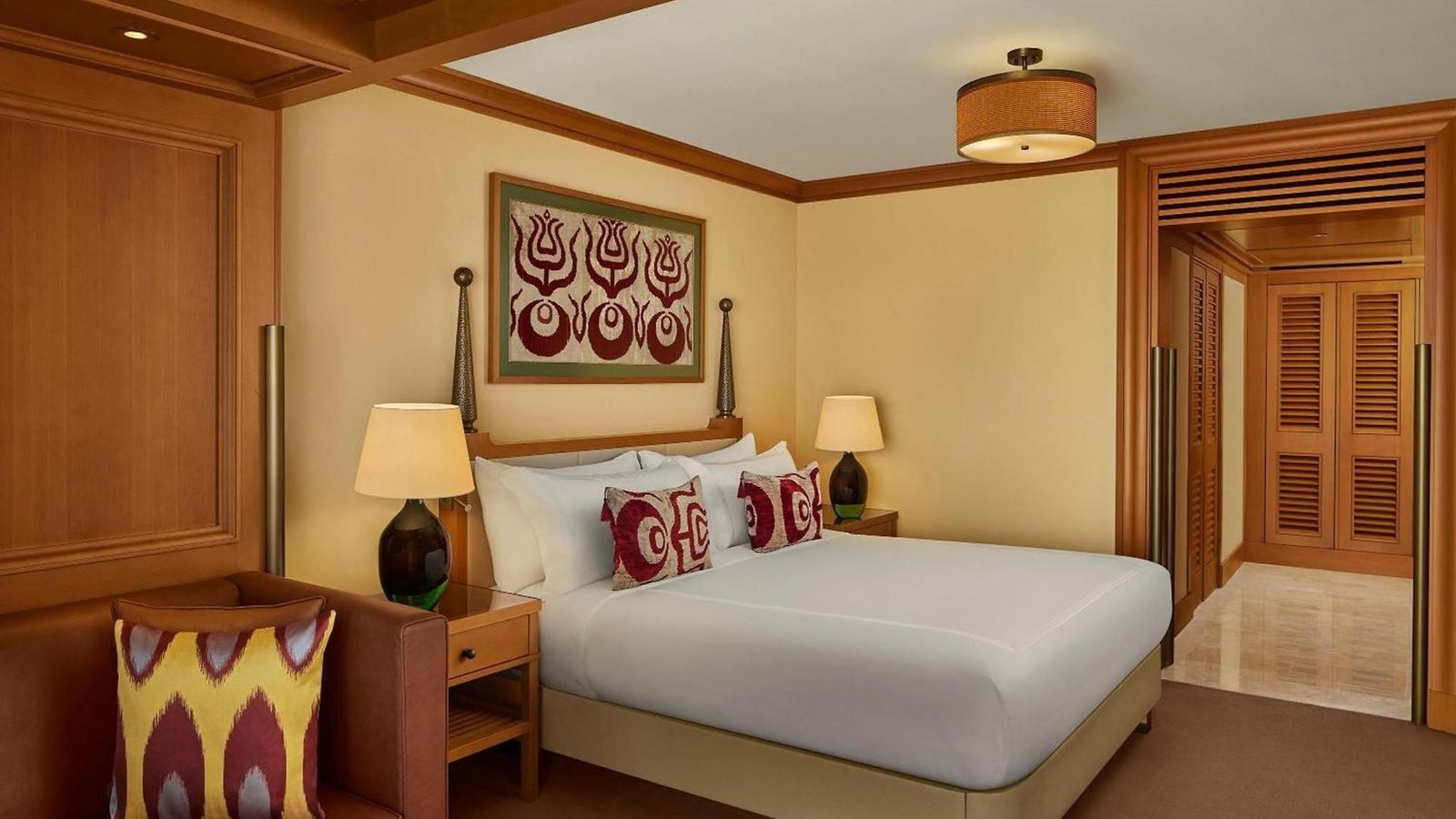 rooms-deluxe-room-city-view