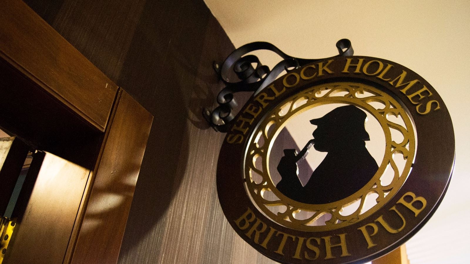 bars-sherlock-holmes-pub