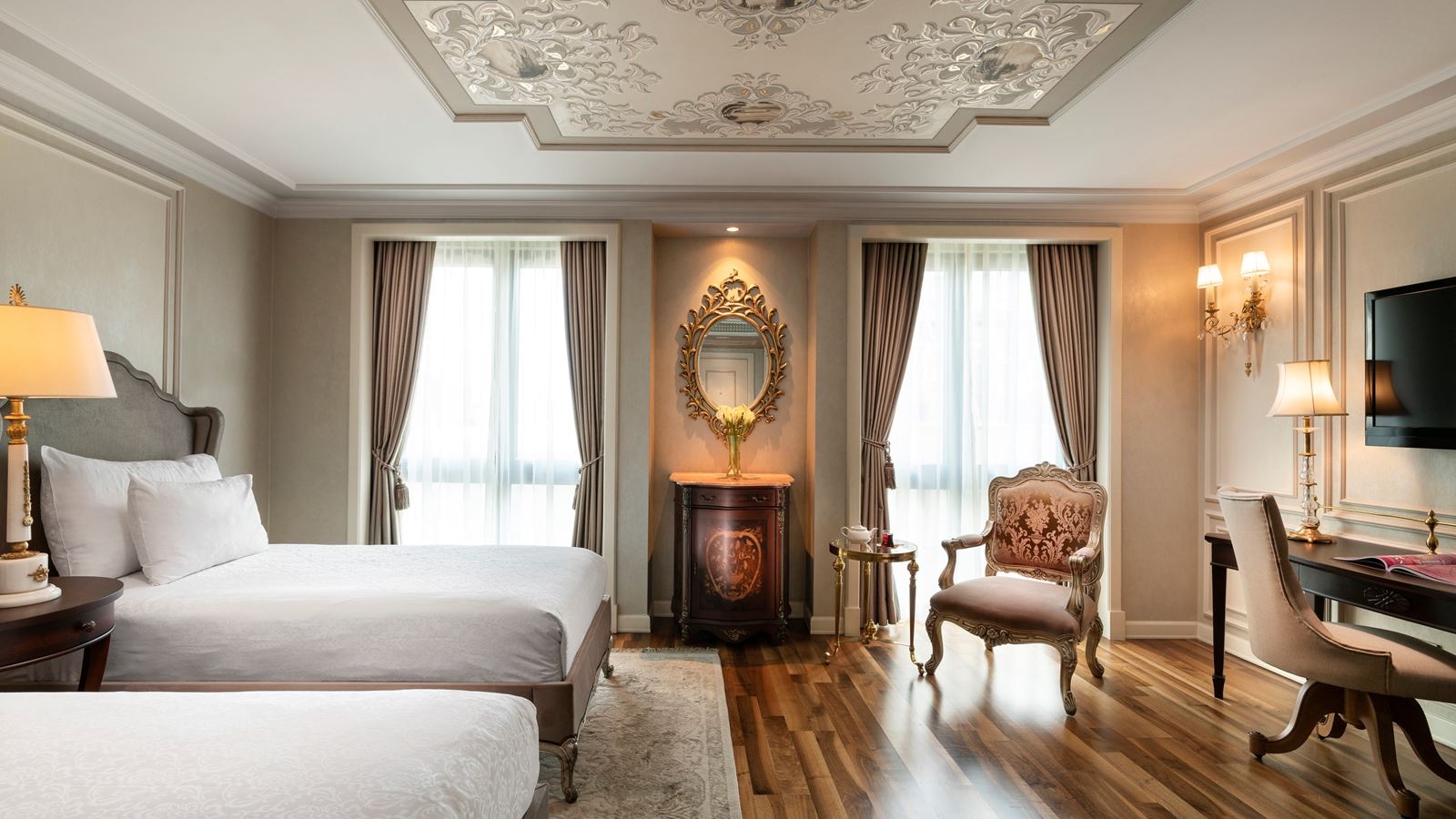 rooms-deluxe-room