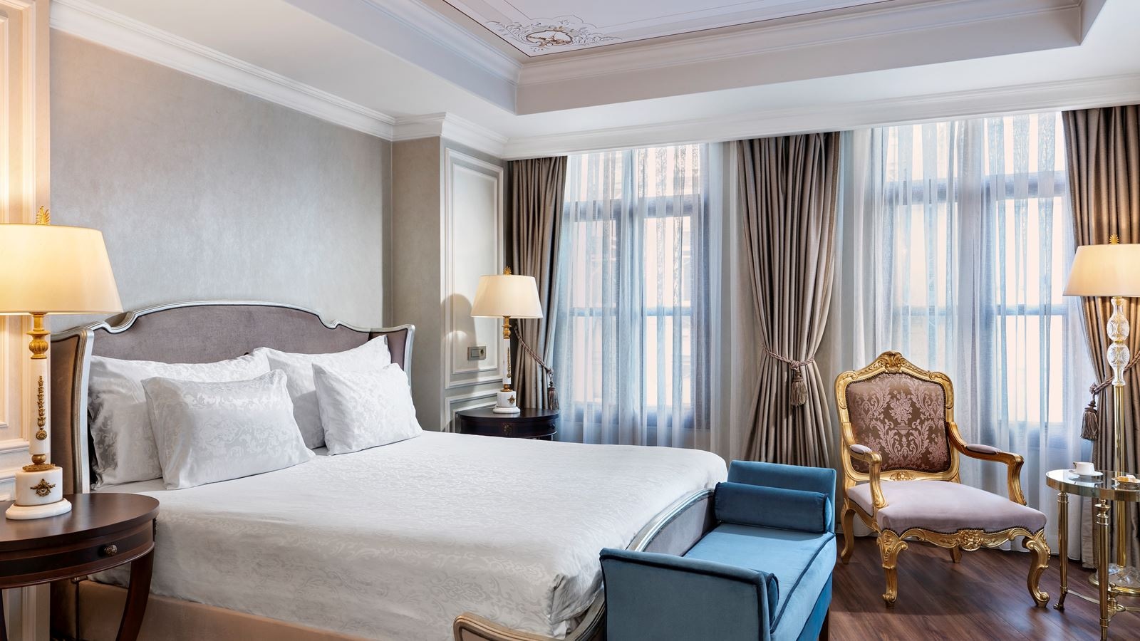 rooms-deluxe-room