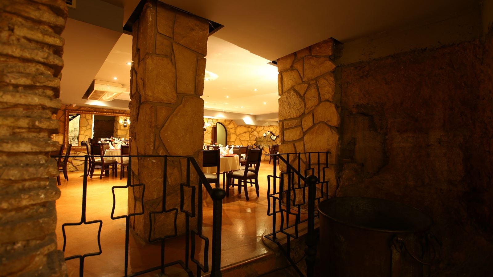 restaurants-restaurants