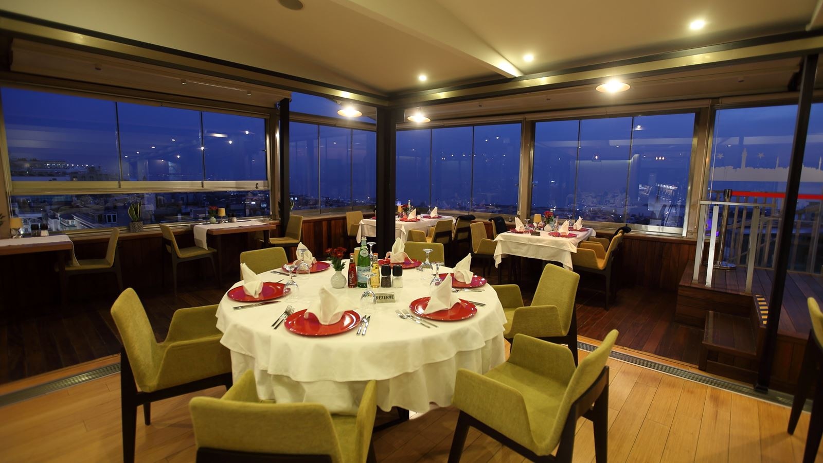 restaurants-restaurants