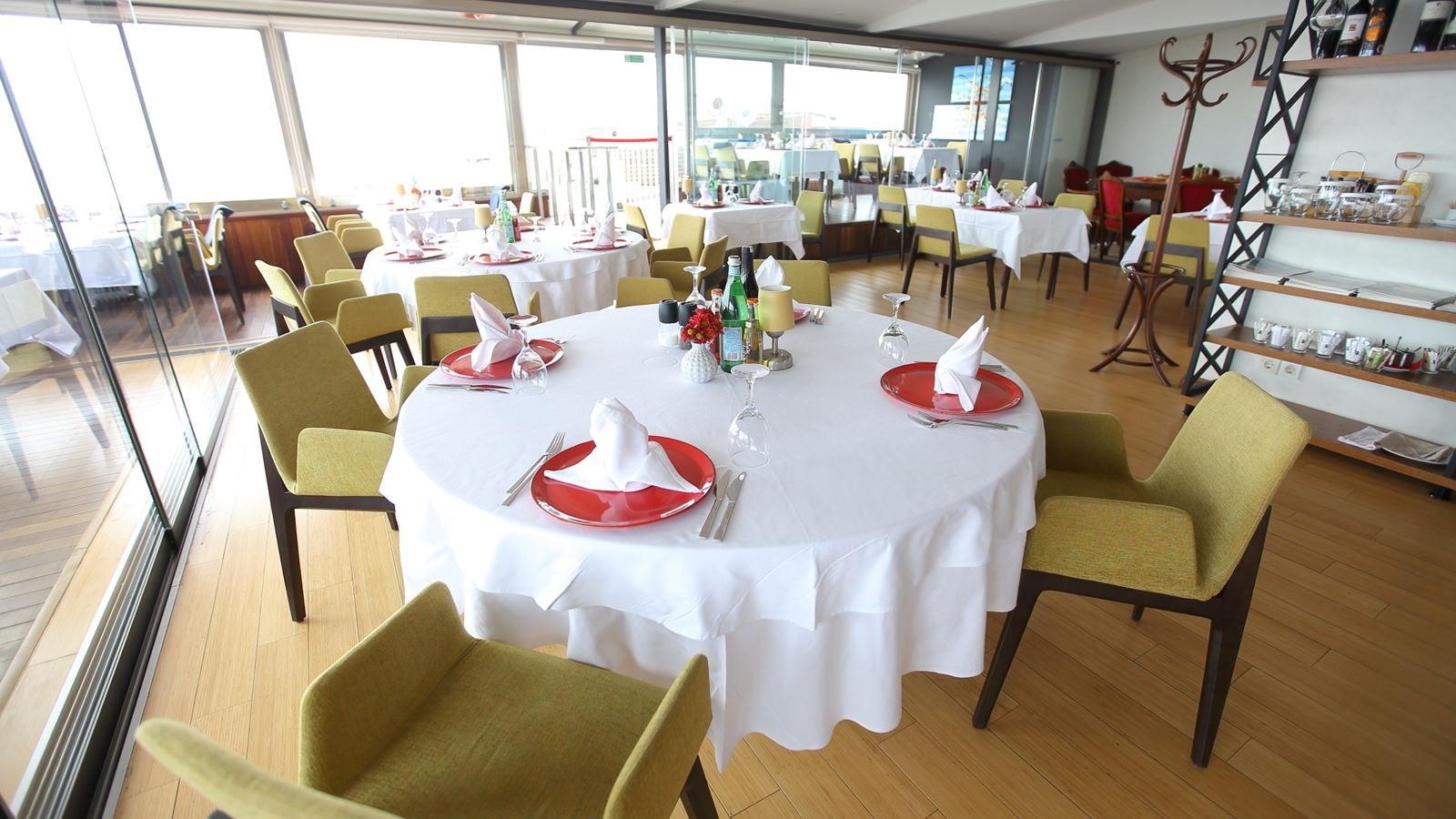 restaurants-restaurants