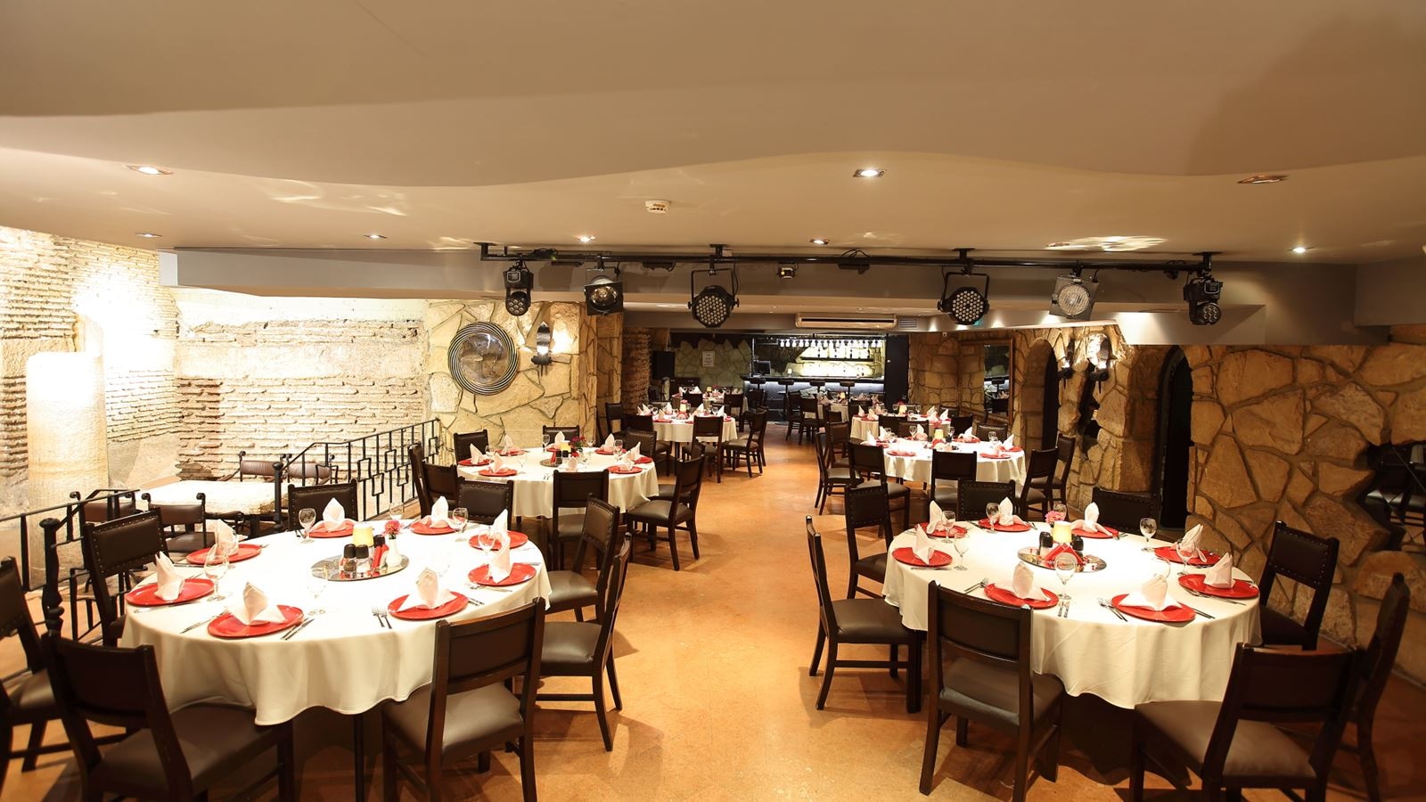 restaurants-restaurants