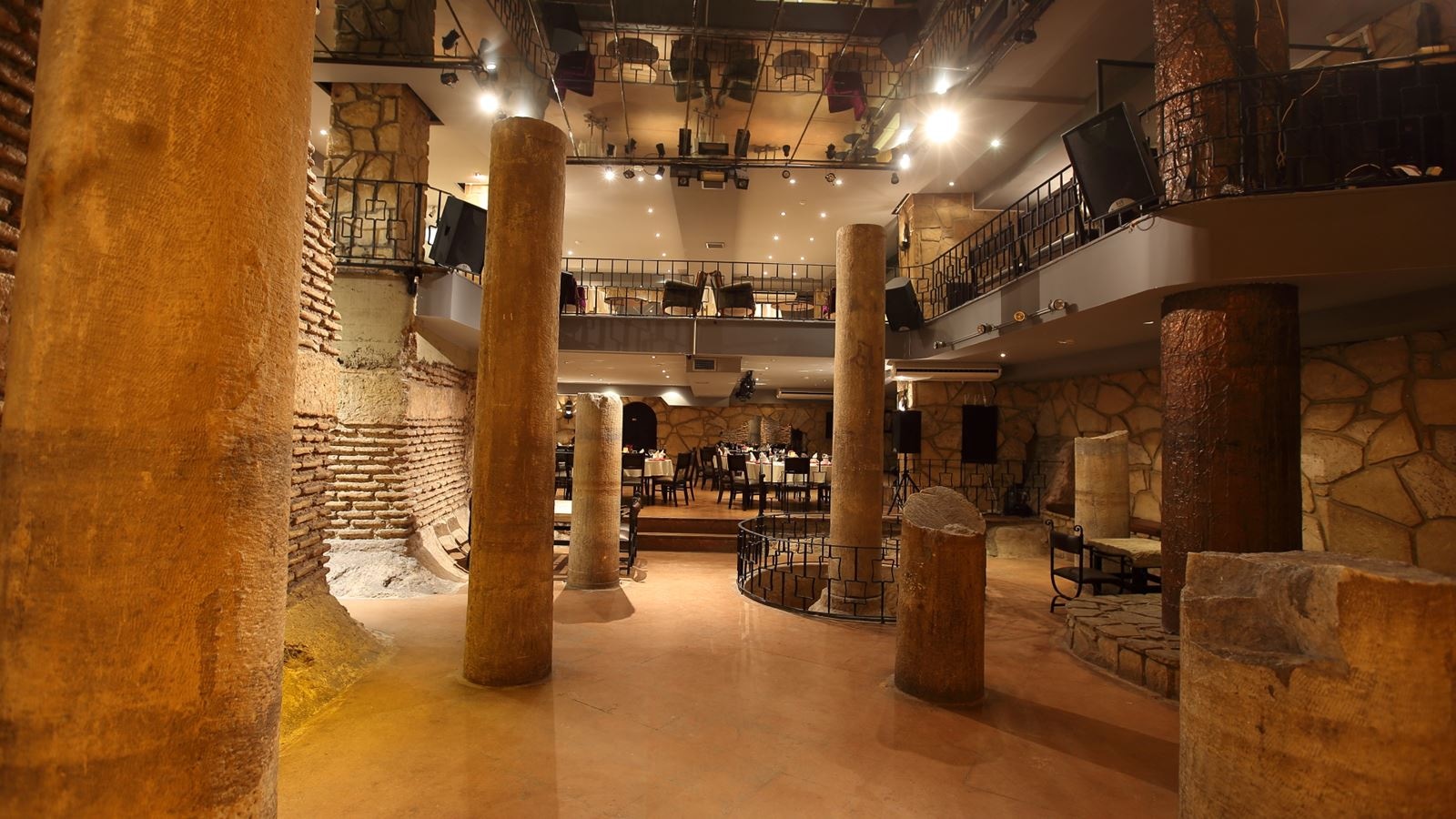 restaurants-restaurants