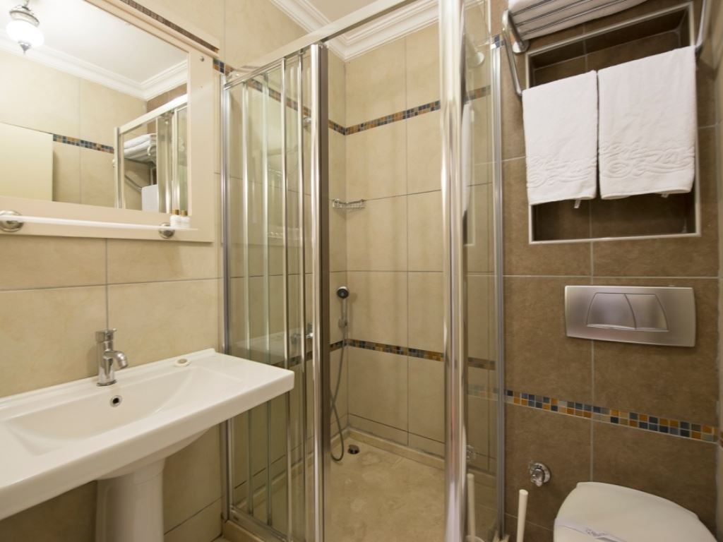 rooms-economy-single-room--no-window