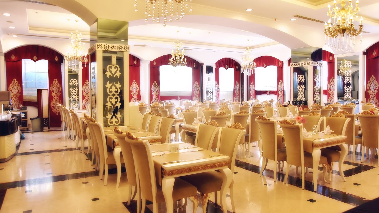 restaurants-main-building