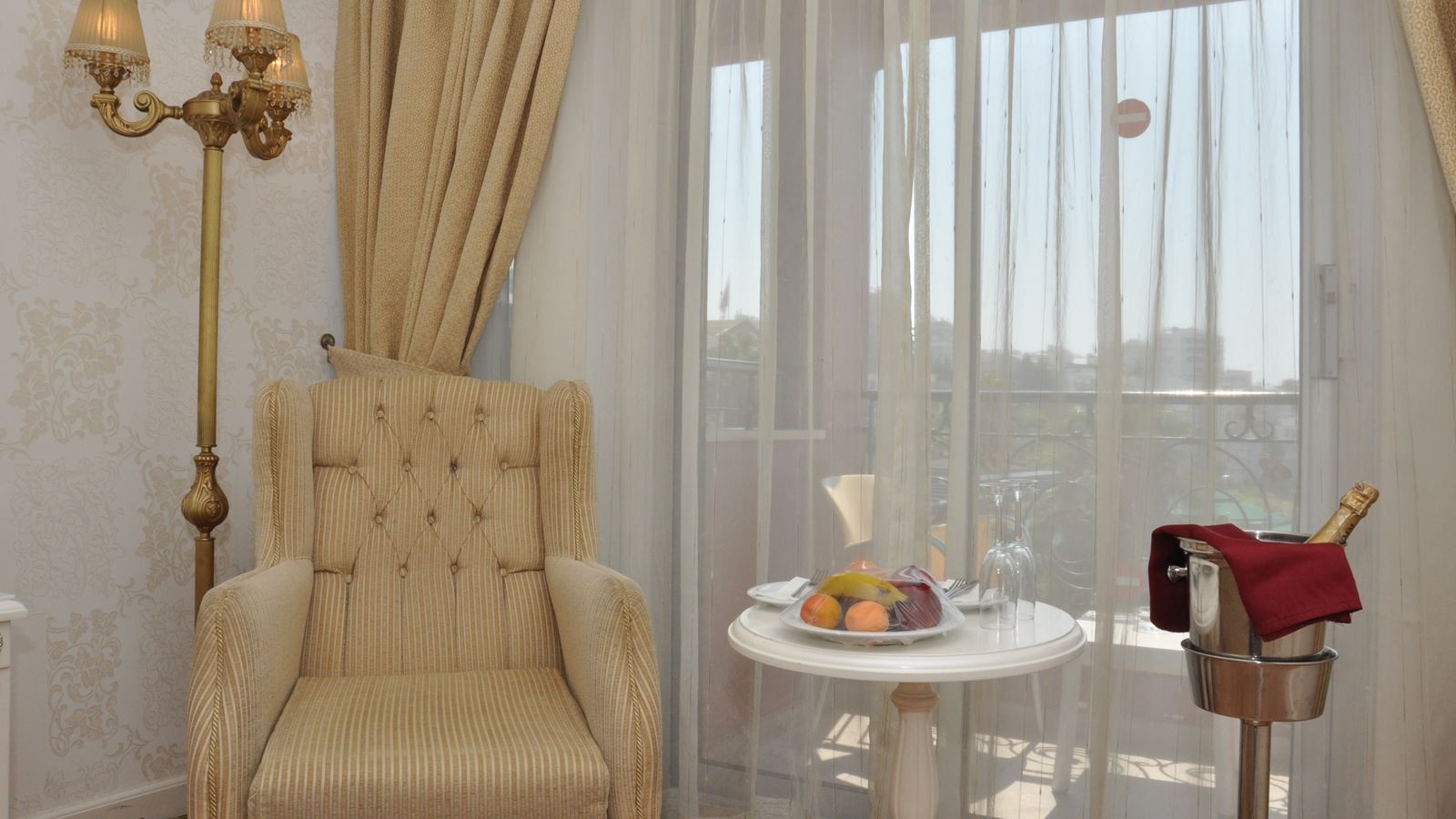 rooms-standard-room-sea-view