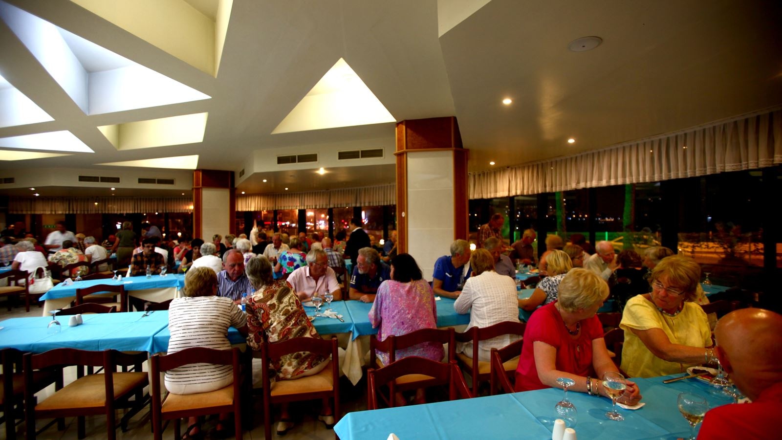 restaurants-main-restaurant