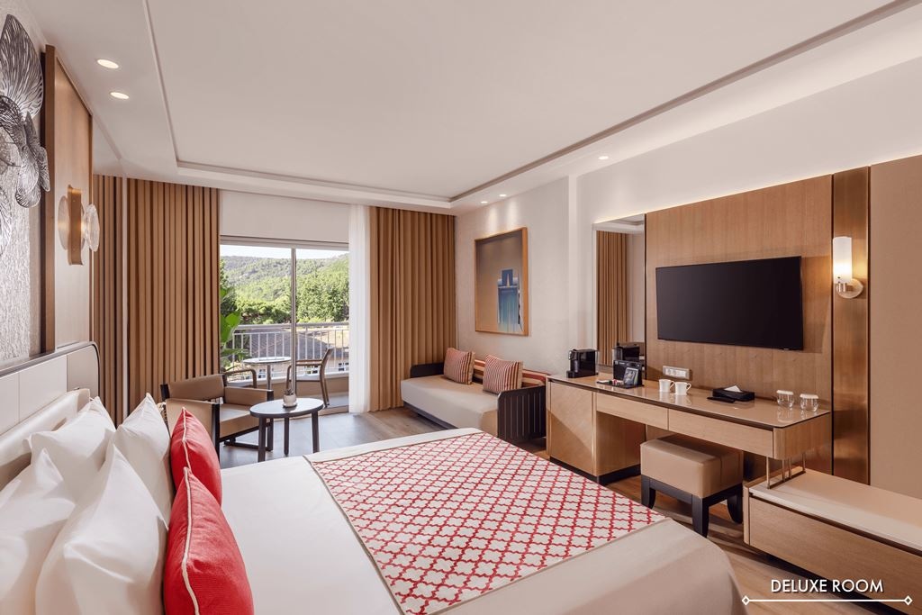 rooms-deluxe--land-view