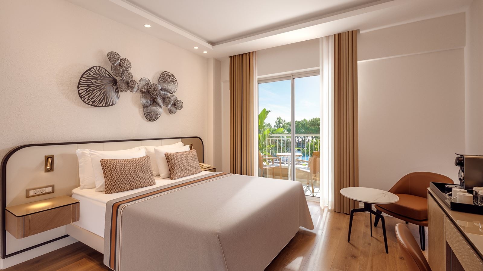 rooms-deluxe-family-land-view