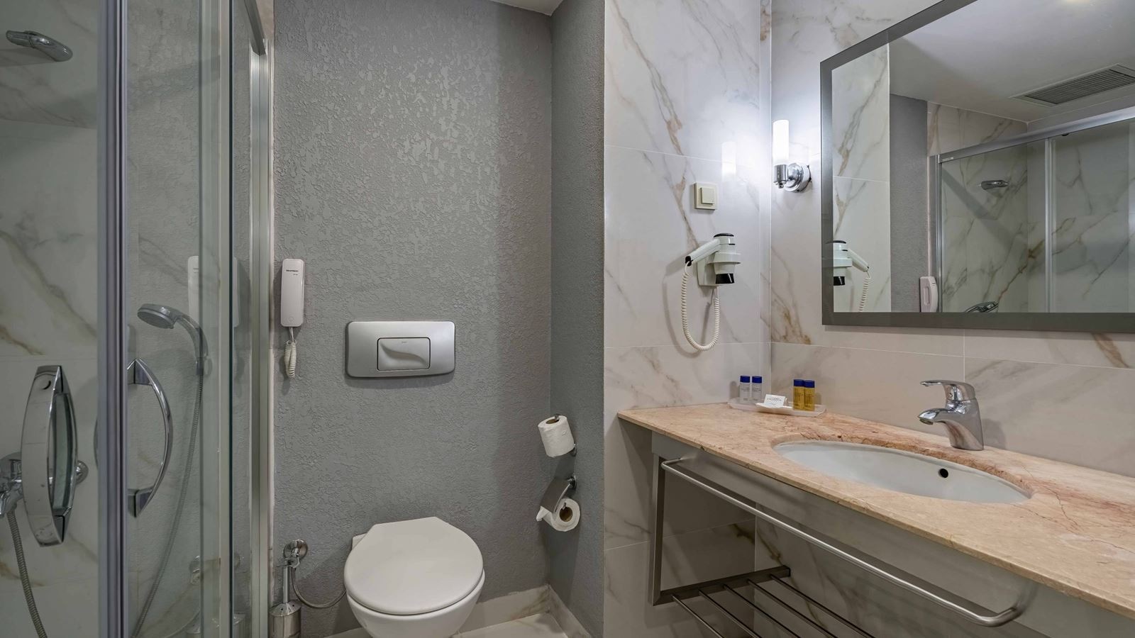 rooms-standard-room
