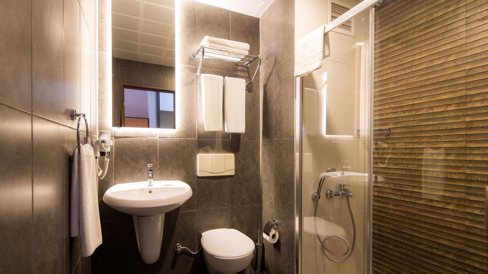 rooms-standard-room-1