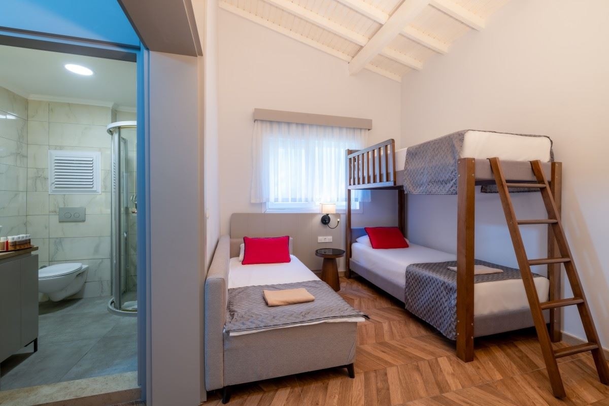 rooms-deluxe-family-room-with-bunkbed