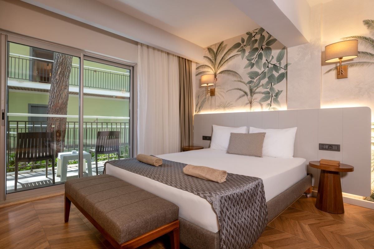 rooms-standart-room-land-view