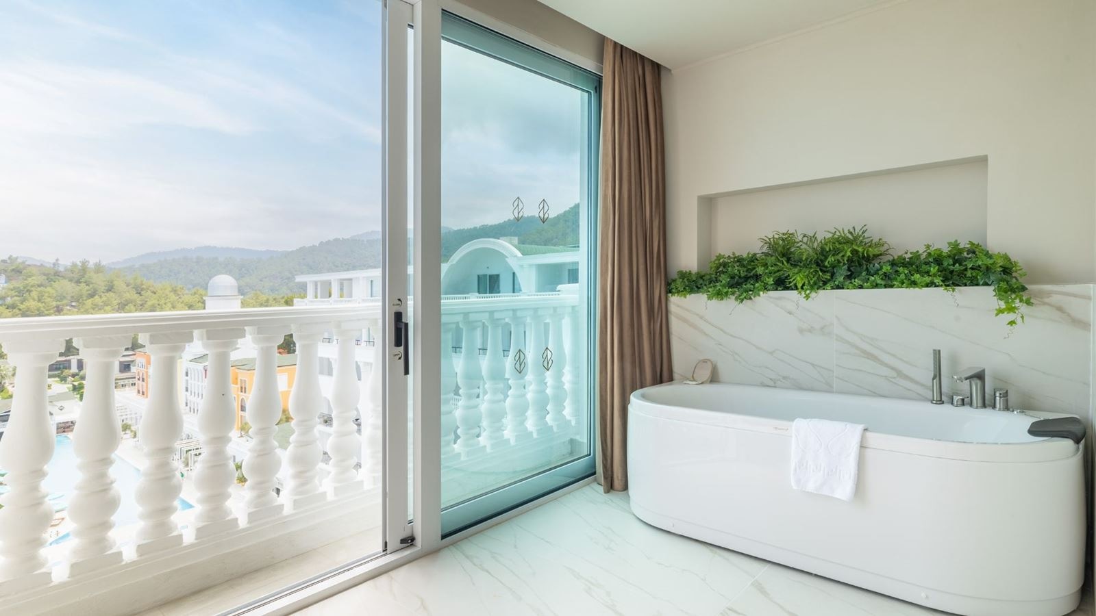 rooms-serenita-suite-sea-view