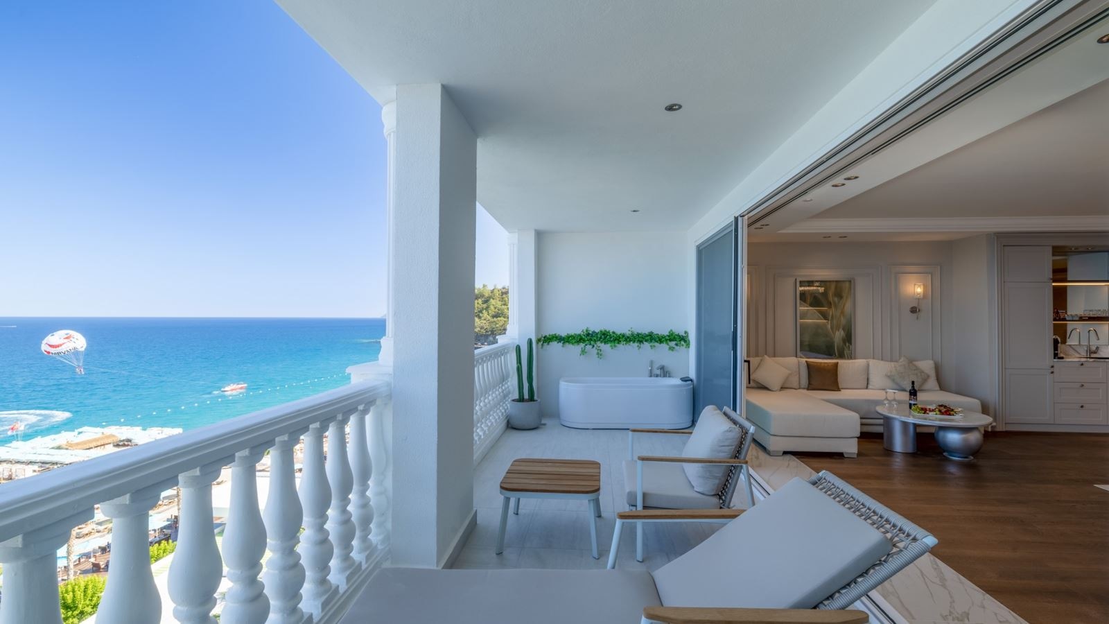 rooms-luna-suite-sea-view