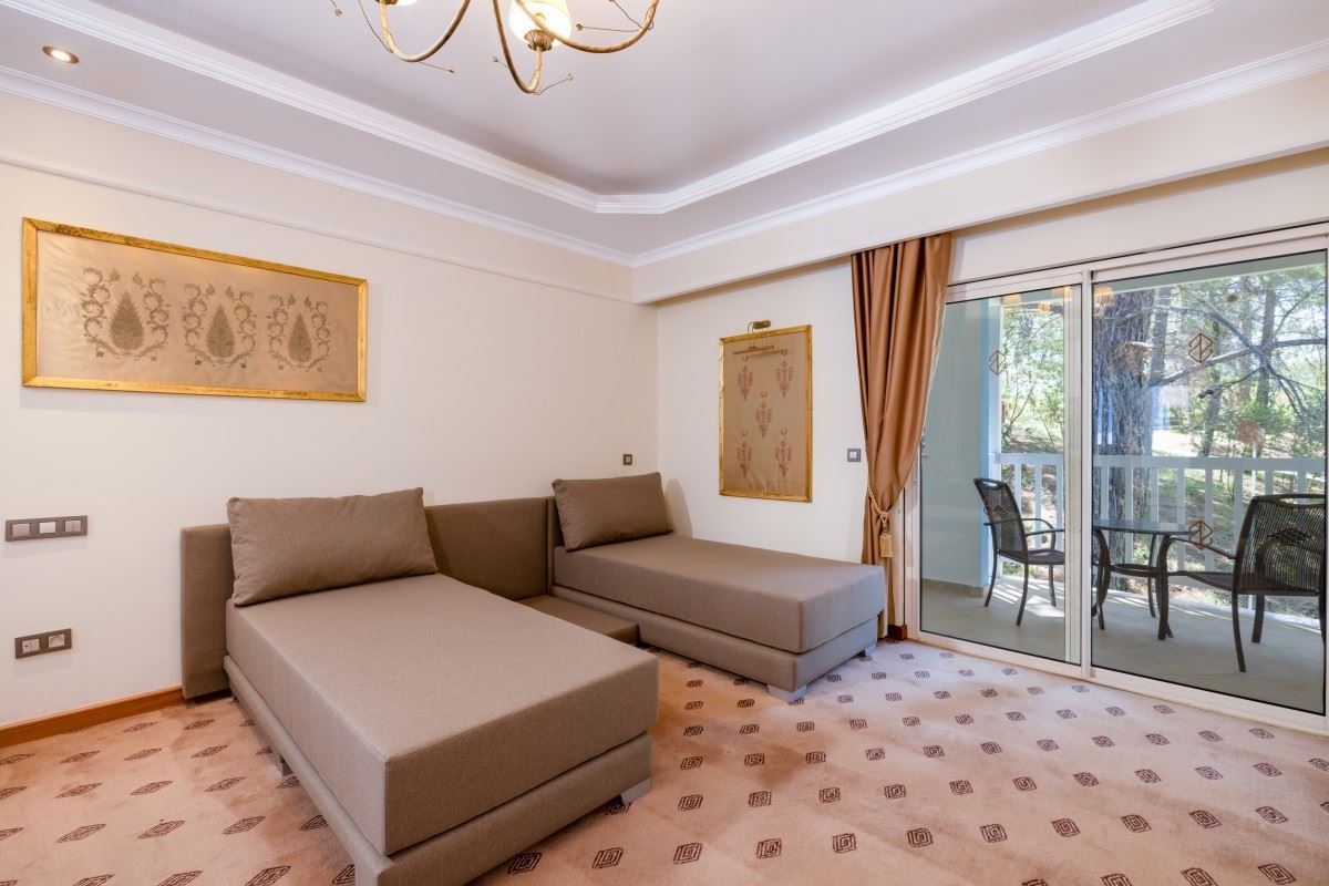 rooms-club-family-suite-grand-istanbul--roma-street