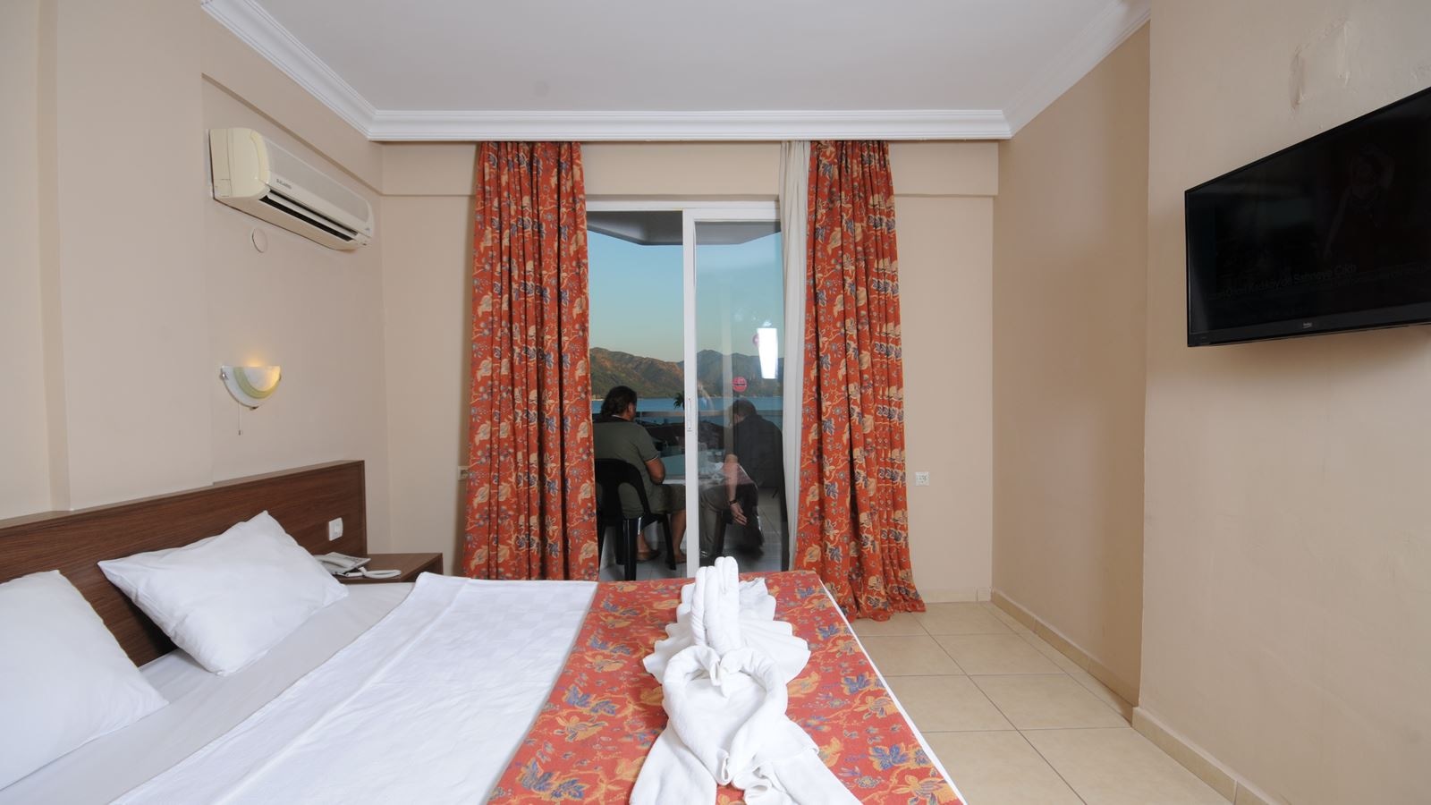 rooms-standard-room-land-view