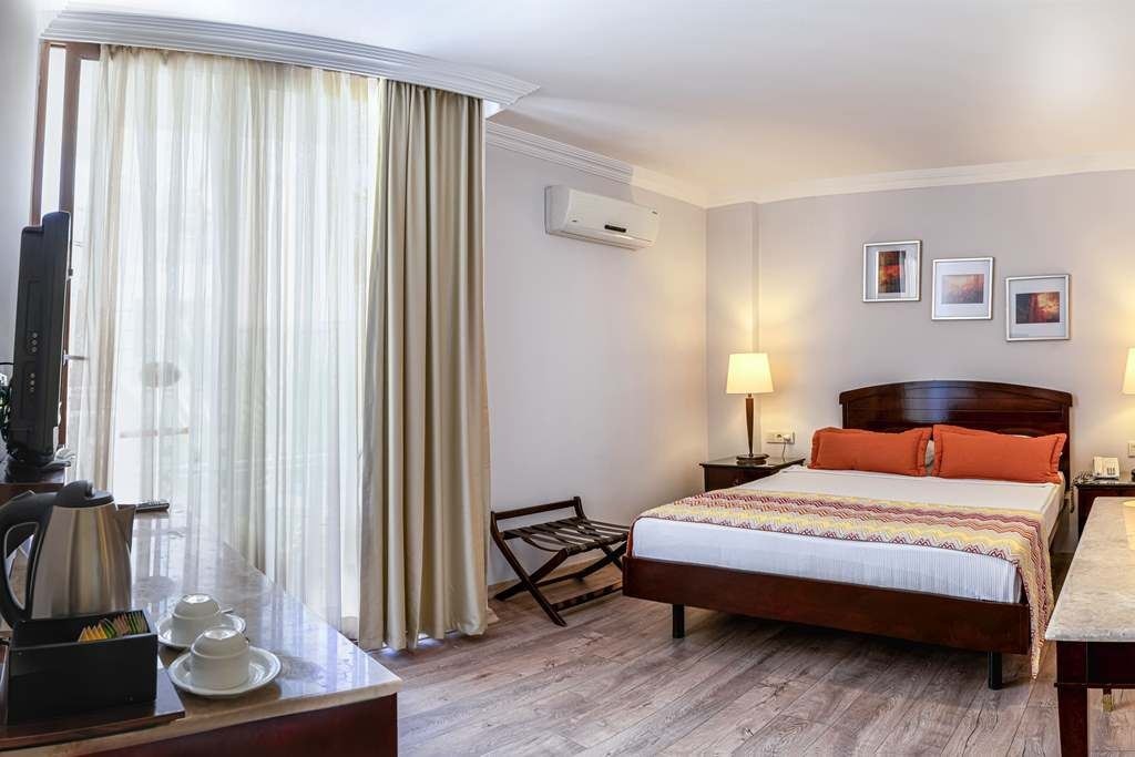 rooms-standard-room