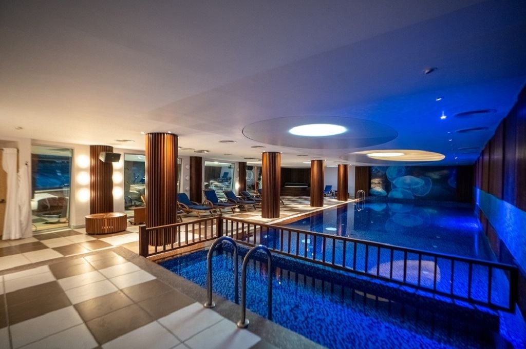 pools-indoor-pool