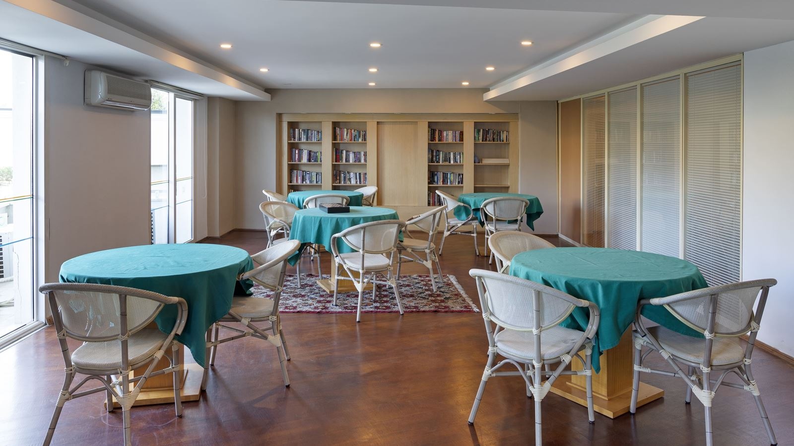 restaurants-restaurants