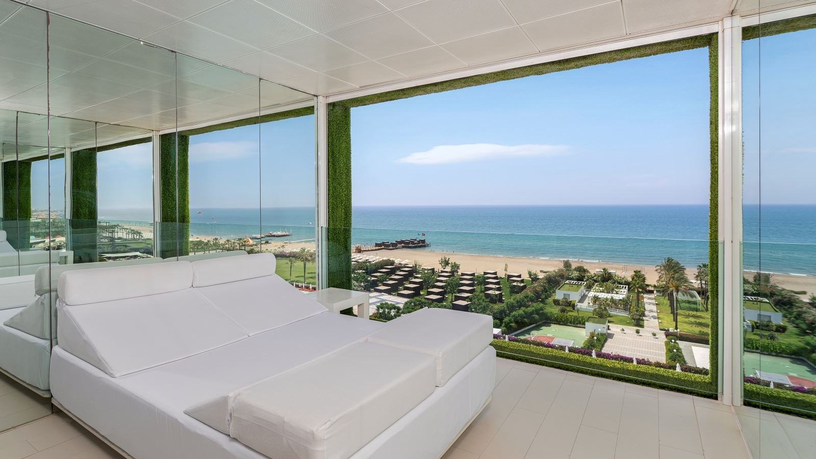 rooms-design-room-direct-sea-view