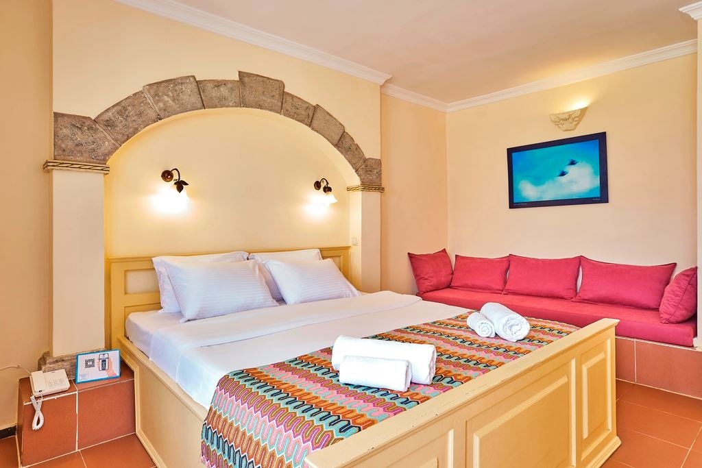 rooms-standard-room-land-view