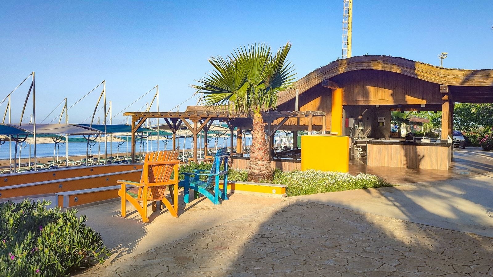 bars-bar-on-the-beach