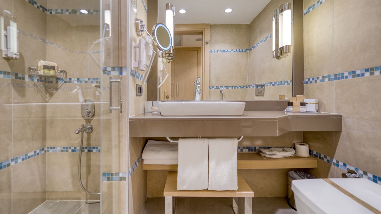 rooms-deluxe--swimup-suites