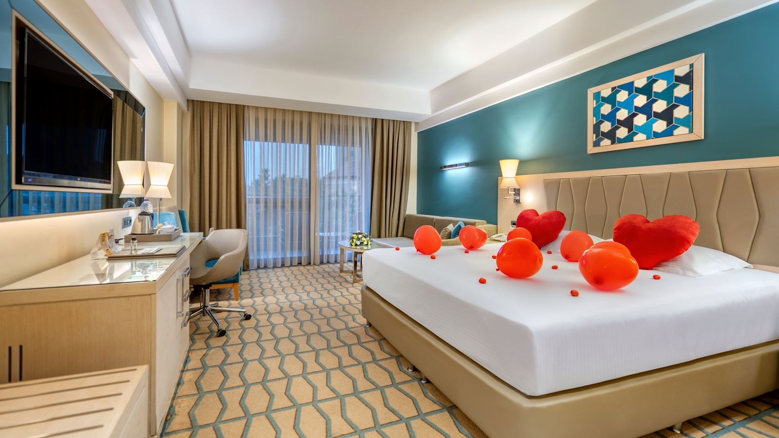 rooms-deluxe-building-standard-room