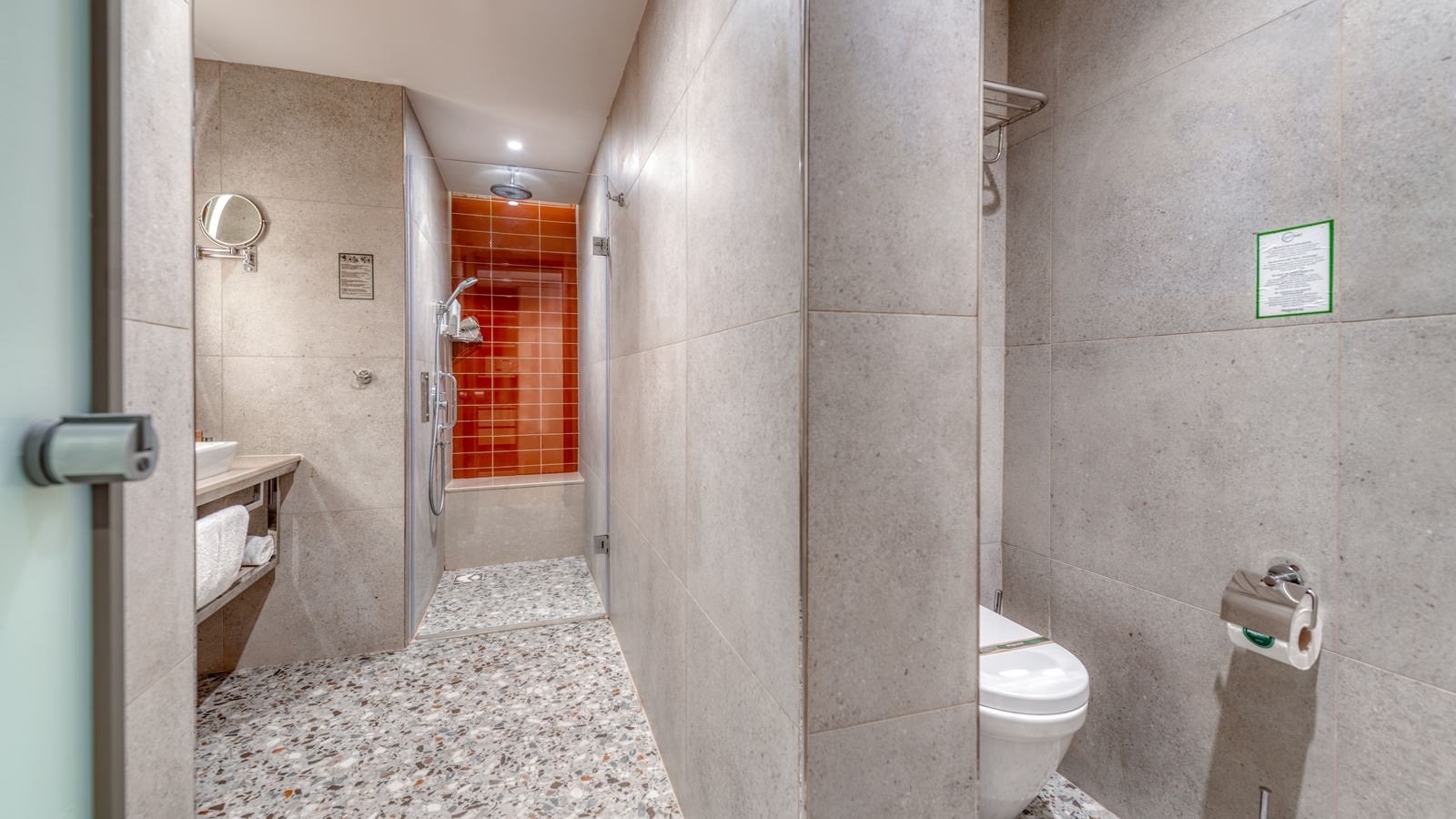 rooms-club-garden-up