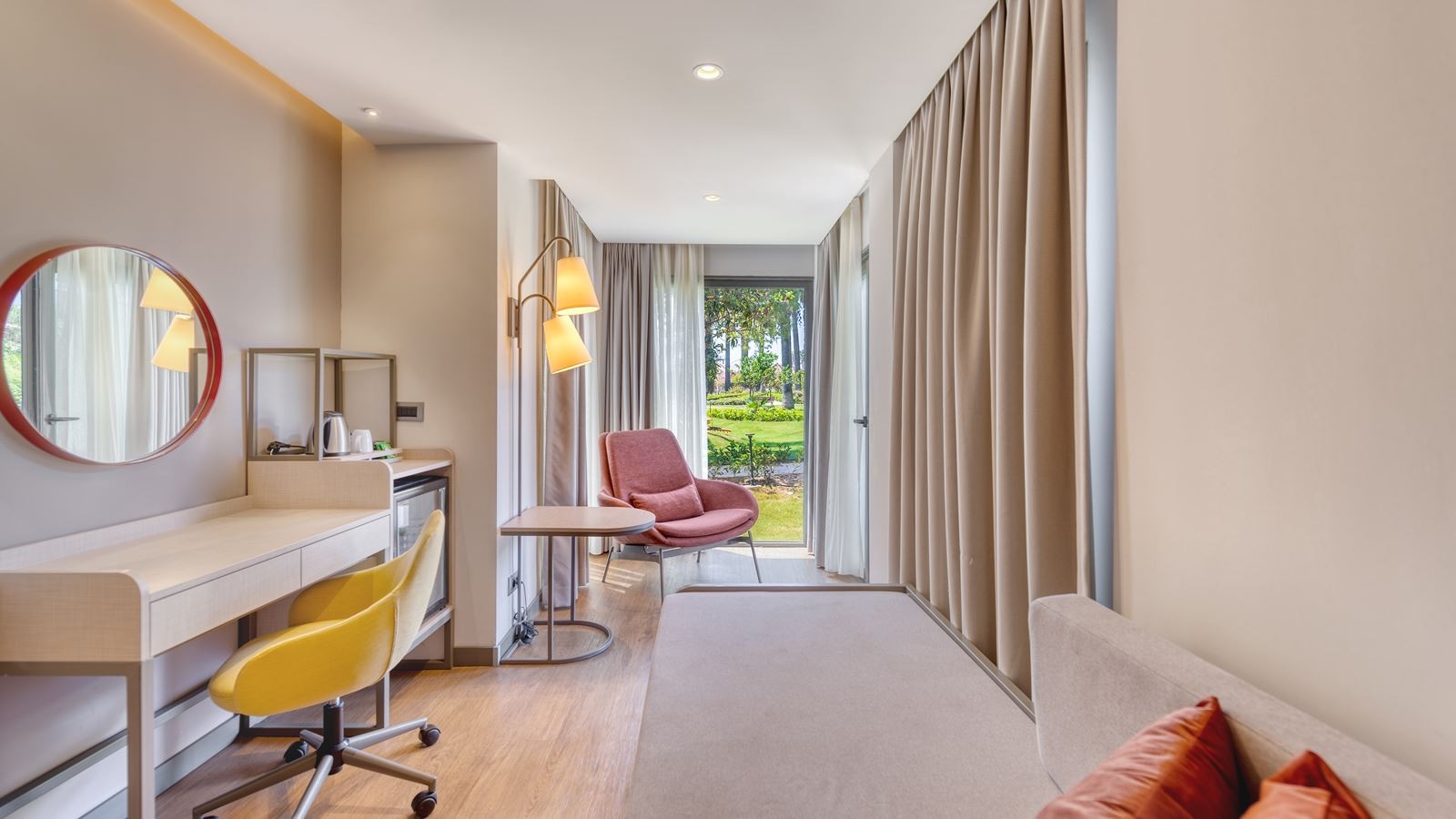 rooms-club-family-garden-up-room