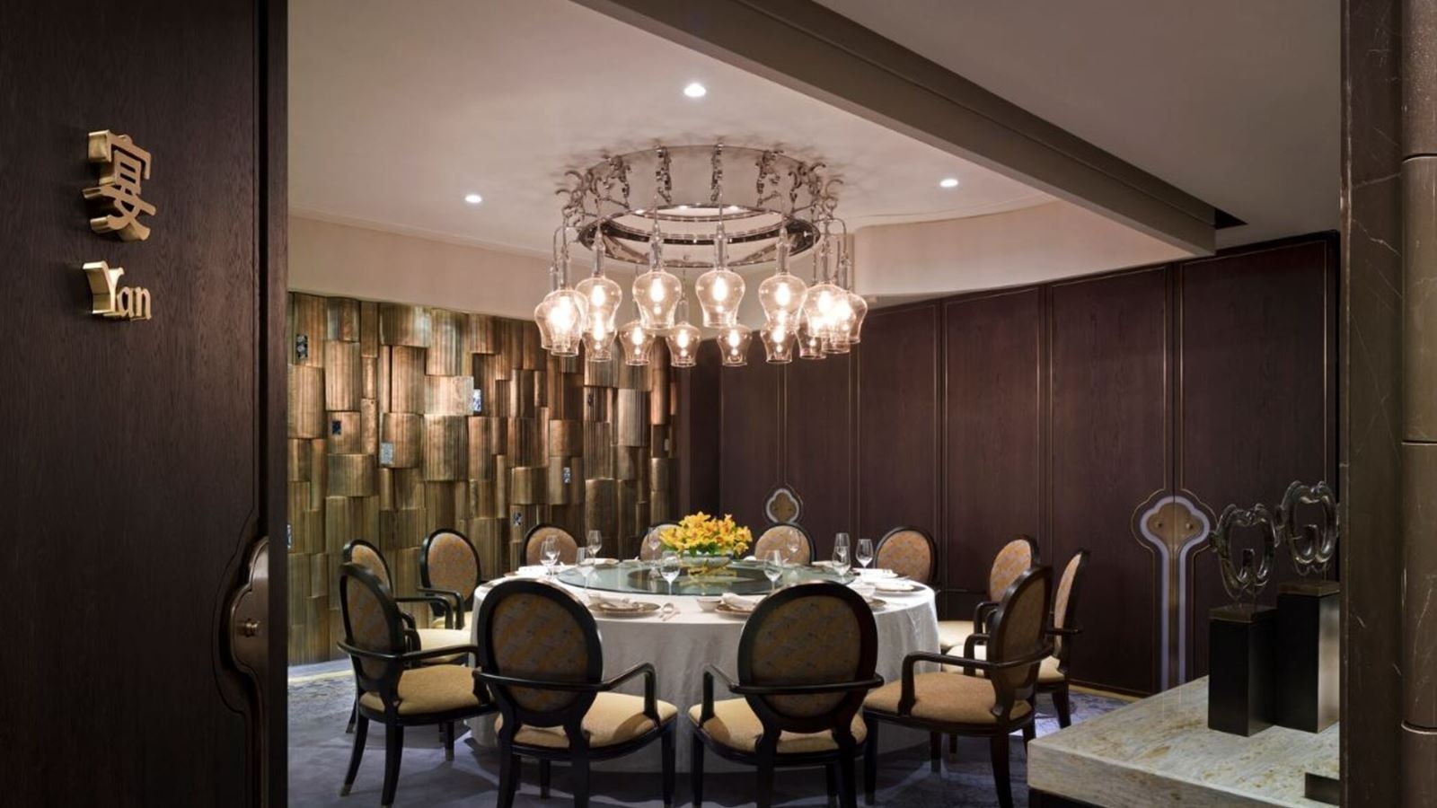 restaurants-restaurant